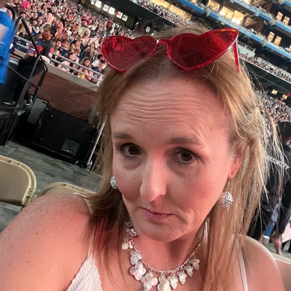 Meet your Posher, Lisa